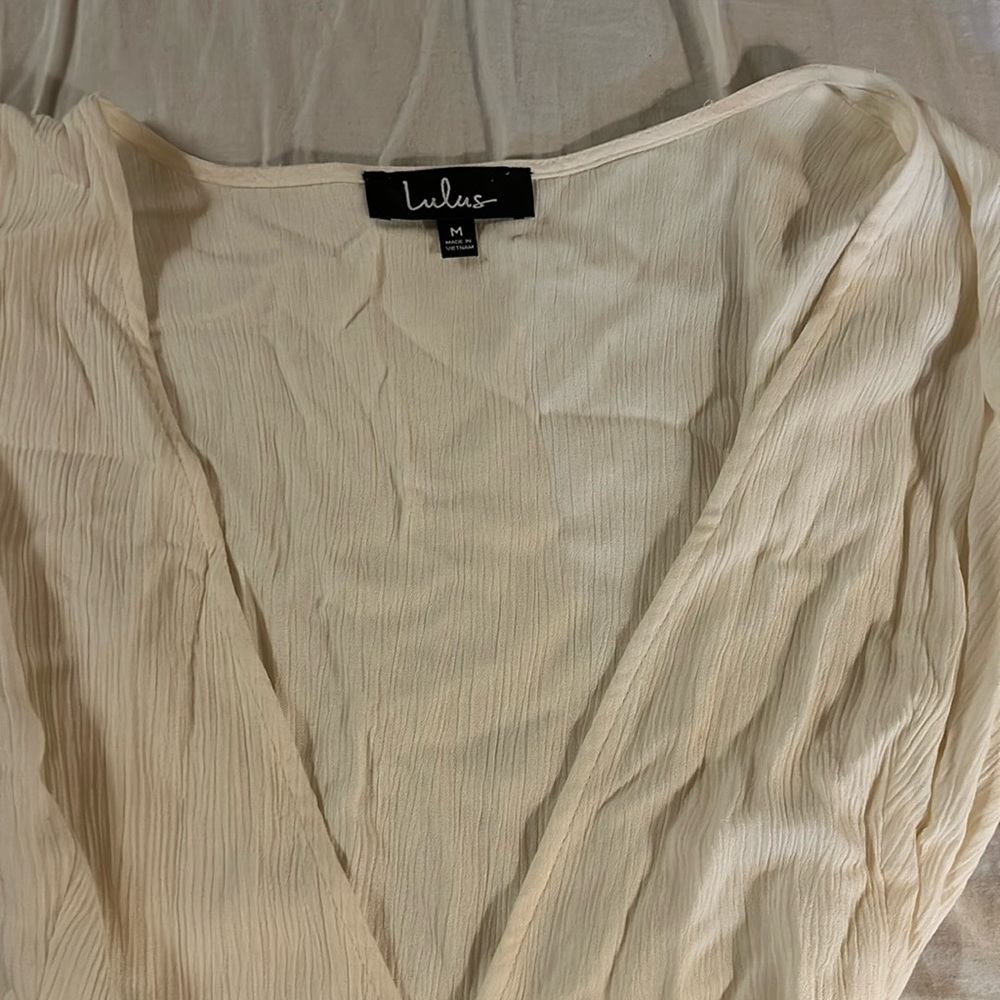 Lulu’s white wrap dress